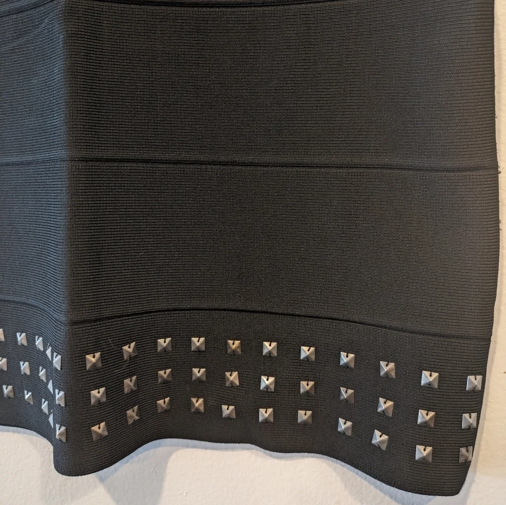BCBGMaxAzria Black Bandage Mini Skirt Studded Hem Bodycon Size Small